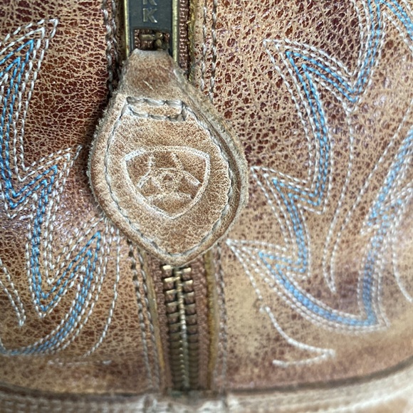 Western style ankle boots. - Picture 3 of 7